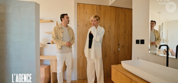 Elle a expliqué vouloir un lieu propice à la détente, proche de la nature et de la mer.

Adriana Karembeu dans l'émission "L'Agence" sur TMC. Capture L'Agence - TMC