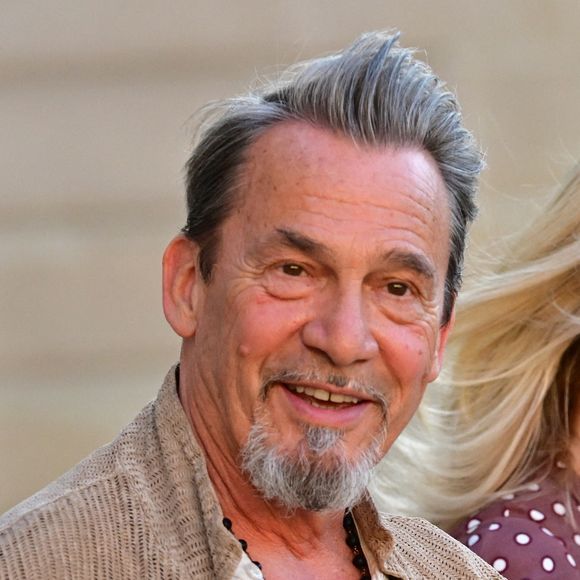Le chanteur de 64 ans partage sa vie entre la France et ce territoire sauvage.
Florent Pagny, guest - Personnalités à la sortie de la cérémonie de remise de légion d'honneur de Jean-Paul Bigard, Pdg de l'entreprise éponyme, au palais de l'Elysée à Paris le 27 mai 2026. © Christian Liewig / Bestimage