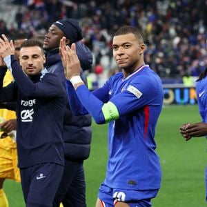 Joie Equipe de France - Kylian Mbappe (France) - Eduardo Camavinga (France) - Jonathan Clauss (France). Dante Badano/PsnewZ/Bestimage