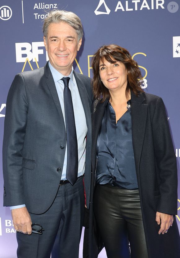 Alain Marschall et Estelle Denis - 19ème édition des "BFM Awards" à la Pyramide du Louvre à Paris le 5 décembre 2023. © Coadic Guirec/Bestimage
