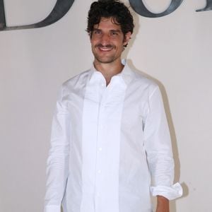 Cette célébration de la mode s'est achevée en apothéose lors d'une seconde session réservée aux clients avec l'apparition de Mick Jagger.

Louis Garrel - Défilé de mode Dior Homme, Collection Printemps/Été 2027 - Photocall - dans le cadre de la Fashion Week de Paris, France, le 24 Juin 2026. 

© Bertrand Rindoff / Bestimage