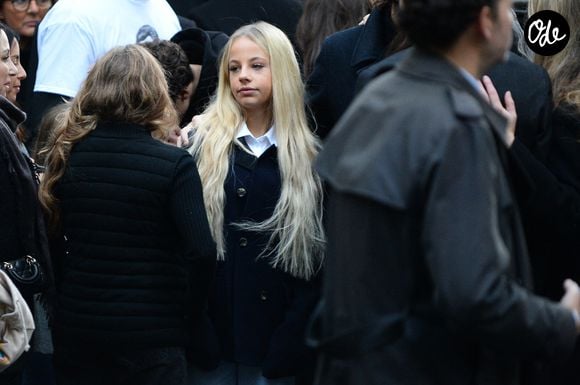 Giulia Sarkozy - Le clan Sarkozy à la sortie du domicile de Nicolas Sarkozy domicile parisien avant son incarcération à la prison de La Santé à Paris, France, le 21 octobre 2025. © Bestimage