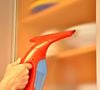 Pour garder des fenêtres transparentes sans effort, une solution technologique révolutionne désormais l'entretien de la maison.