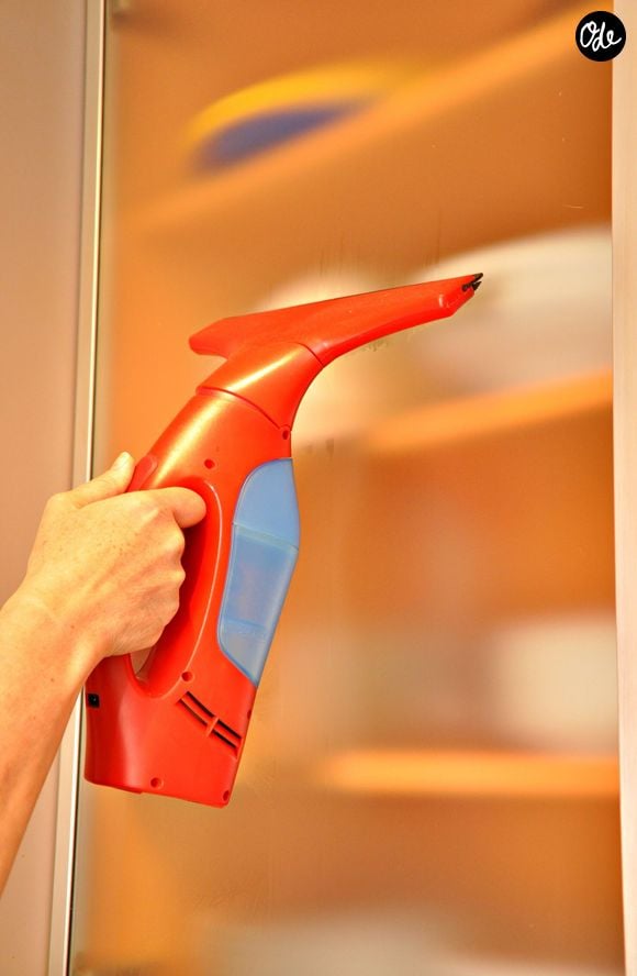 Pour garder des fenêtres transparentes sans effort, une solution technologique révolutionne désormais l'entretien de la maison.