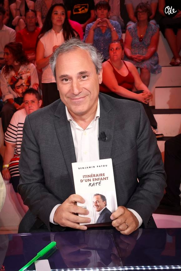 Le patron de Moma Group tentait depuis dix ans de convaincre le chef de travailler avec lui.

Benjamin Patou, sur le plateau de TBT9 présenté par C.Hanouna, et diffusé en direct sur W9, Paris, France, le 26 mai 2026. © Jack Tribeca / Bestimage