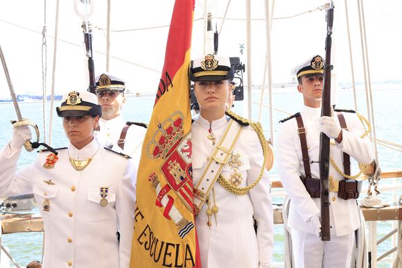 La princesse Leonor à bord du Juan Sebastian Elcano lors d'une étape à Montevideo (Uruguay), le 7 mars 2025.