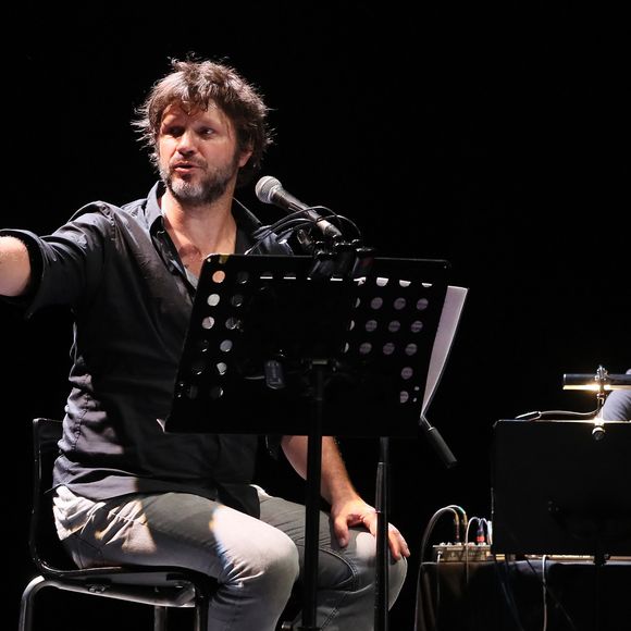 Exclusif - Bertrand Cantat (ex-membre du groupe "Noir Désir" et actuel membre du groupe "Détroit") fait une pause dans sa carrière musicale et se lance dans une tournée de lecture de textes poétiques avec deux musiciens autour de lui. Son nouveau spectacle de lecture (Condor Live) est tiré du livre "Condor" de Caryl Ferey. Cenon, le 22 septembre 2016.
© Patrick Bernard/ Bestimage
