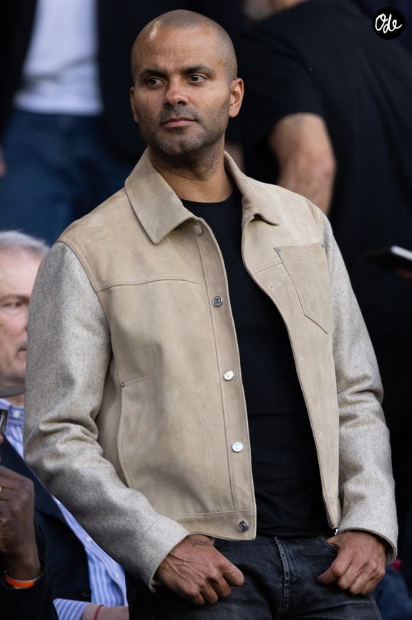 Tony Parker - Les célébrités dans les tribunes lors du match aller de la demi-finale de la Ligue Des Champions 2025-2026 (LDC) "Paris Saint-Germain (PSG) - Bayern Munich (5-4)" au Parc des Princes, le 28 avril 2026.
© Cyril Moreau/Bestimage