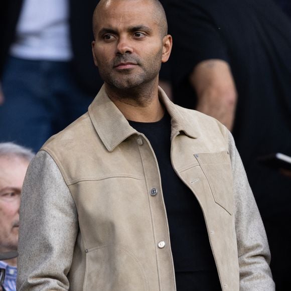 Tony Parker - Les célébrités dans les tribunes lors du match aller de la demi-finale de la Ligue Des Champions 2025-2026 (LDC) "Paris Saint-Germain (PSG) - Bayern Munich (5-4)" au Parc des Princes, le 28 avril 2026.
© Cyril Moreau/Bestimage