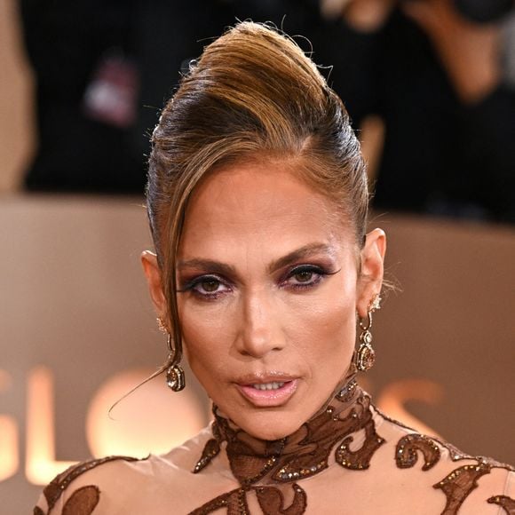 Jennifer Lopez arrive à la 83e cérémonie des Golden Globes, à l'hôtel Beverley Hilton le 12 janvier 2026. Crédit : Doug Peters/EMPICS