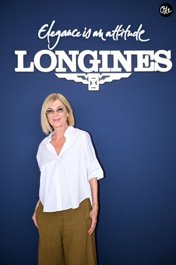 Exclusif - Michèle Laroque dans l'espace VIP, le Pavillon Eiffel, lors de la 12ème édition Longines Paris Eiffel Jumping au pied de la Tour Eiffel sur le Champ-de-Mars à Paris, France, le 19 juin 2026. © Perusseau-Veeren/Bestimage