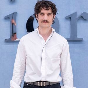 Oumy et Louis Garrel profitent du beau temps de Los Angeles.

Louis Garrel au photocall au défilé DIOR de la mode homme Printemps/Été 2026 dans le cadre de la Fashion Week de Paris à l'Hôtel National des Invalides, Place Vauban, à Paris, France, le 27 juin 2025. © Olivier Borde/Bestimage