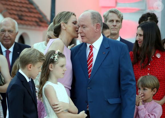 Le Prince Albert II de Monaco, le Prince Jacques Grimaldi, la Princesse (princesse) Gabriella Grimaldi, la Princesse (princesse) Charlene de Monaco, Tatiana Santo Domingo lors de la célébration des 20 ans de règne du Prince Albert II de Monaco, sur la place du Palais à Monte, Carlo, Monaco, le 19 juillet 2025. Cyril Dodergny/Nice Matin/Bestimage