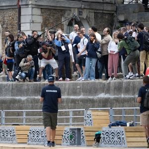 La Maire de Paris, Anne Hidalgo, visite les sites de baignades sur la Seine. Photo par Raphael Lafargue/ABACAPRESS.COM