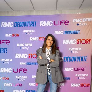 Karine Ferri lors de la conférence de presse de rentrée des chaînes du groupe RMC-BFM à Paris, le 17 septembre 2025. 
© Pierre Perusseau / Bestimage