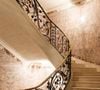 Construit en 1901, le bâtiment a connu plusieurs vies avant sa renaissance en 2018.

Installé dans un somptueux hôtel particulier Art nouveau du IXe arrondissement, BB Blanche marie gastronomie et décor théâtral au cœur d'une adresse historique réinventée avec élégance.