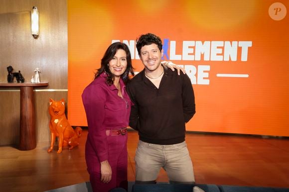 Exclusif - Docteur Sylvain Hawawini, Docteur Farah Kesri, lors de la présentation de l'équipe et du plateau de la nouvelle émission "Animalement Vôtre" présentée par Bernard Montiel et diffusée le dimanche 9 novembre dès 15.45 sur France 3, à Paris, France, le 13 octobre 2025. © Jack Tribeca/Bestimage