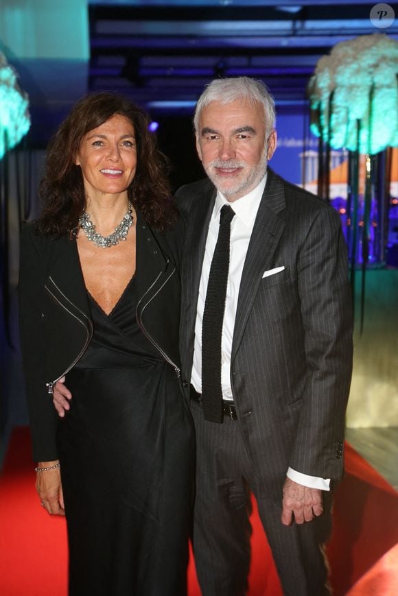 Pascal Praud et sa compagne Catherine assistent à la cérémonie de clôture du 7ème Festival du Cinéma et de la Musique de Film à La Baule, France, le 26 juin 2021. Photo par Jerome Domine/ABACAPRESS.COM