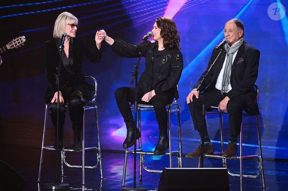 Exclusif - Chantal Ladesou, sa fille Clémence Ansault et son Mari Michel Ansault lors de l'enregistrement de l'émission "Famille je vous aime" présentée par M.Drucker et qui sera diffusée le 29 décembre sur France 3, au studio Rive gauche, à Paris, France, le 2 décembre 2025. © Gaffiot-Perusseau/Bestimage