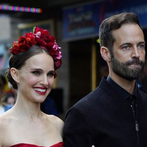 Natalie Portman et Benjamin Millepied sont officiellement divorcés - Natalie Portman et son mari Benjamin Millepied arrivent à la première du film "Thor : Love and Thunder" à Londres, le 5 juillet 2022.