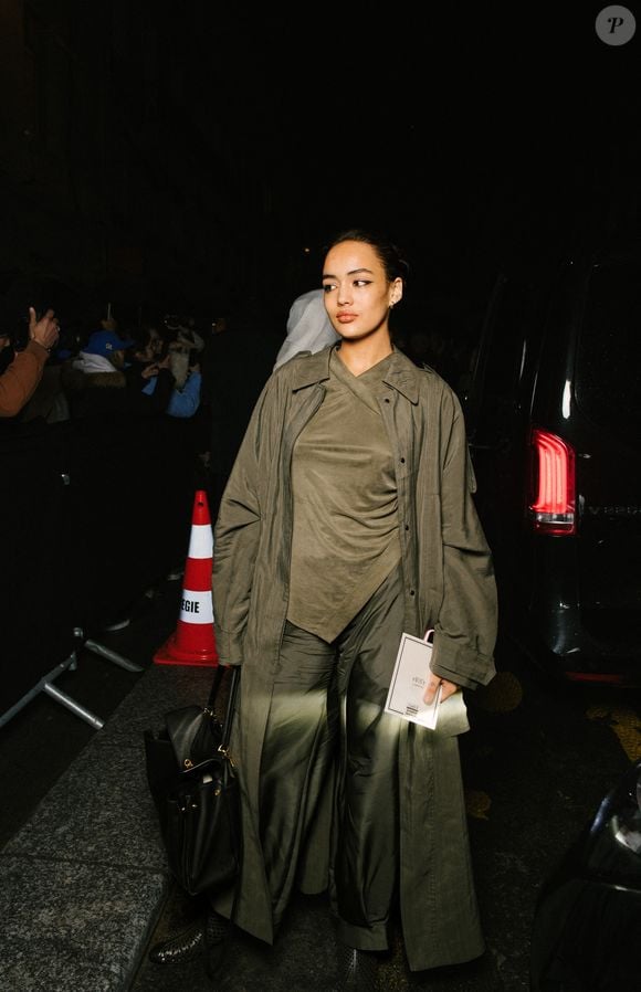 Thalia Besson, fille de Luc Besson et Virginie Silla, se rend au défilé Armani Privé lors de la fashion week à Paris le 28 janvier 2025.

© Sam Delpech / Bestimage