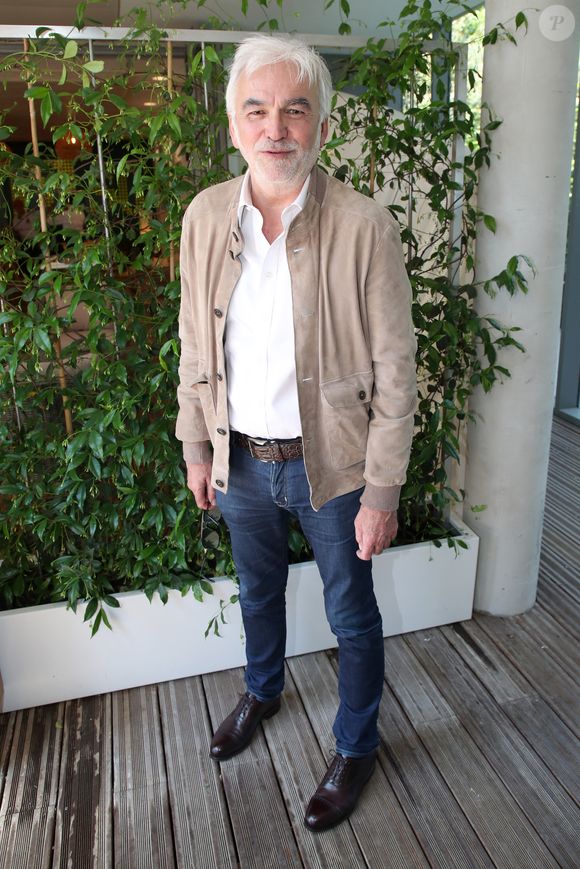 Pascal Praud a participé à la cagnotte en soutien à la jeune femme emportée par un cancer à 37 ans et maman de deux enfants

Exclusif - Pascal Praud - Internationaux de France de Tennis de Roland Garros 2023 - Jour 08 à Paris le 04 Juin 2023. 

© Bertrand Rindoff / Bestimage