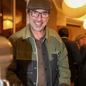Exclusif - Le Chef Paul Pairet - Le chef Philippe Etchebest ouvre son restaurant éphémère "Signature" du 9 au 30 octobre au 25 rue Sedaine à Paris dans le 11ème arrondissement le 8 octobre 2025. © Jean-Marc Lhomer/Bestimage