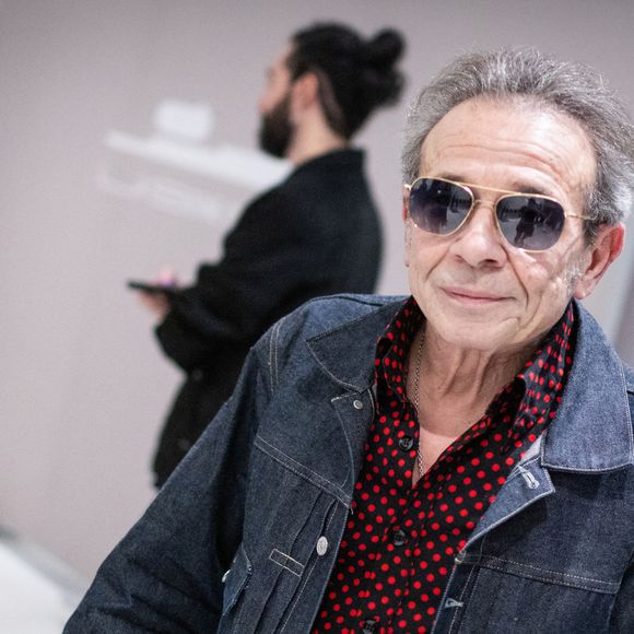 Le DJ français était devenu une figure incontournable de la French Touch grâce à Nightcall.

Exclusif - Philippe Manœuvre - Backstage de la cérémonie des 41èmes Victoires de la Musique à la Seine Musicale à Boulogne-Billancourt le 13 février 2026.

© Jacovides / Moreau / Bestimage