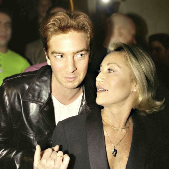 Photo d'archives de la chanteuse Sheila et son fils Ludovic Chancel à Paris, France, le 12 janvier 1998. Photo by Vim/ABACAPRESS.COM