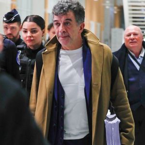 Procès de Stéphane Plaza : L'animateur sort du tribunal correctionnel de Paris après le réquisitoire : Une peine de 18 mois de prison avec sursis et 10 000 euros d’amende a été requise à son encontre le 9 janvier 2024.

© Christophe Clovis / Bestimage