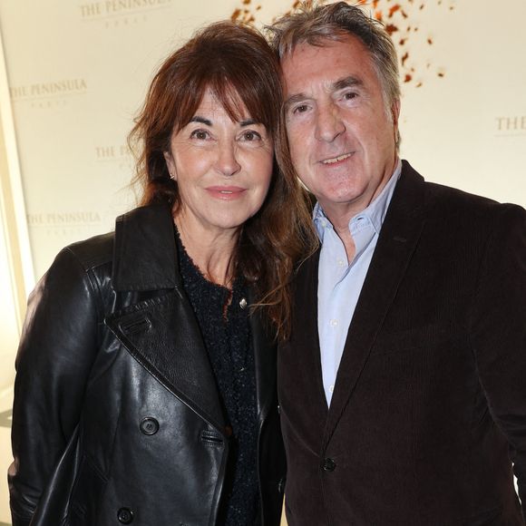 Narjiss Slaoui-Falcoz et Francois Cluzet assistent au " Gala d'hiver " du Peninsula à Paris, le 28 novembre 2024 à Paris, France. Photo par Jerome Dominé/ABACAPRESS.COM