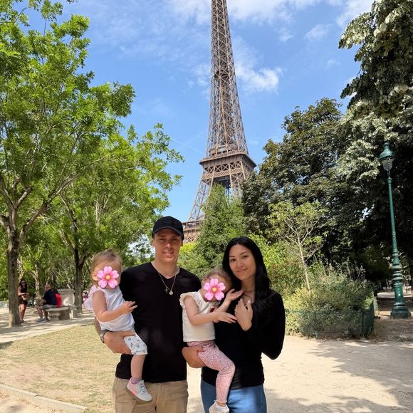 La famille a notamment visité la Tour Eiffel durant son passage à Paris.

Marie et Louis Ducruet ont profité d'une escapade en famille. Capture d'écran Instagram