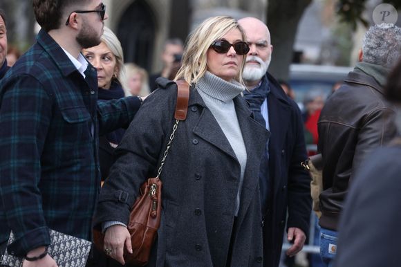 Dans La Tribune, elle explique ne plus avoir de contact avec sa famille

Flavie Flament arrivant aux funérailles de l'actrice belge Emilie Dequenne au crématorium du cimetière du Père Lachaise à Paris, France, le 26 mars 2025.  Photo by Jerome Domine/ABACAPRESS.COM
