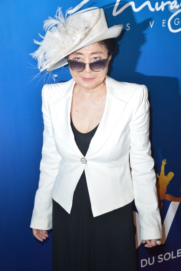Yoko Ono lors de la soirée d’inauguration de OUE Skyspace à Los Angeles, le 14 juillet 2016. © Marcel Thomas via ZUMA Wire/Bestimage