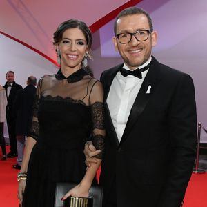Dany Boon (porte le ruban blanc "Maintenant on agit" ) et sa femme Yael -  Arrivées lors de la 43ème cérémonie des Cesar à la salle Pleyel à Paris, le 2 mars 2018. © Stephane Kossman / Bestimage