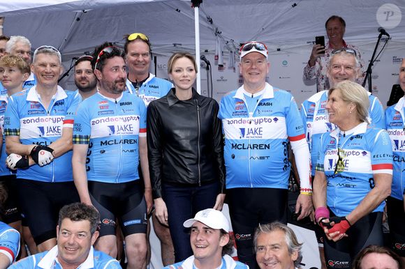 La princesse Charlène de Monaco et le prince Albert II de Monaco - Le prince Albert II de Monaco participe à une randonnée à vélo de Saint-Tropez à la Principauté de Monaco en 4 heures et 15 minutes, au profit de la Fondation de la Princesse Charlène de Monaco le 27 avril 2025. © Claudia Albuquerque/Bestimage
