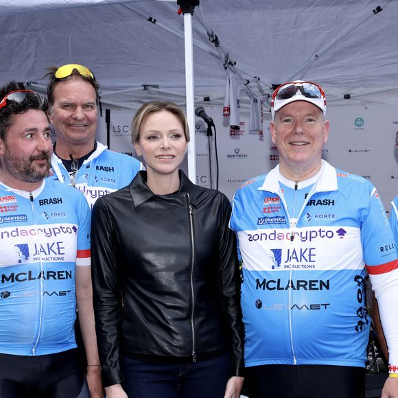 La princesse Charlène de Monaco et le prince Albert II de Monaco - Le prince Albert II de Monaco participe à une randonnée à vélo de Saint-Tropez à la Principauté de Monaco en 4 heures et 15 minutes, au profit de la Fondation de la Princesse Charlène de Monaco le 27 avril 2025. © Claudia Albuquerque/Bestimage