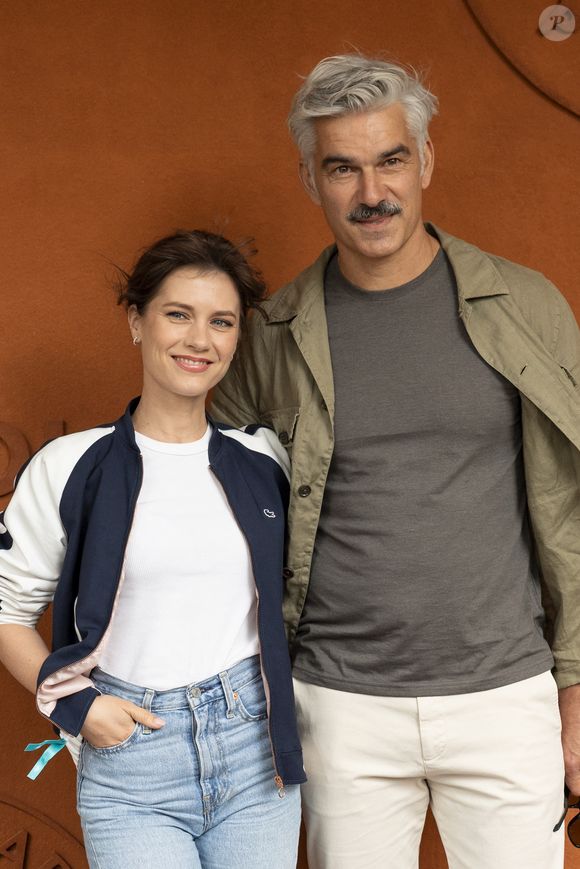 Alice Dufour et François Vincentelli au village lors des Internationaux de France de Tennis de Roland Garros 2025, à Paris, France, le 7 juin 2025. © Cyril Moreau/Bestimage
