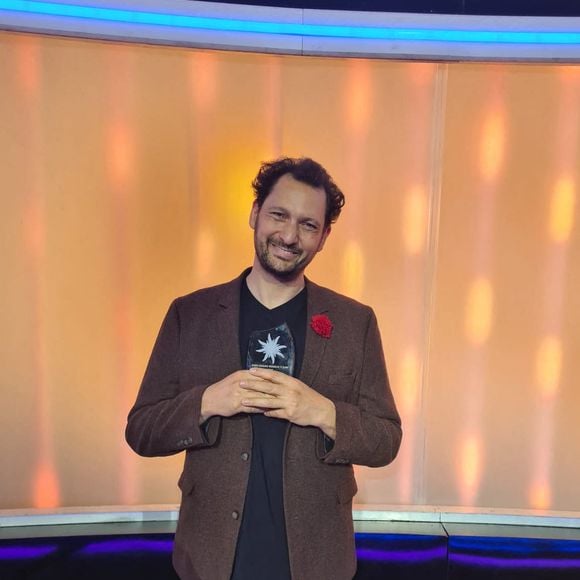 Exclusif - Éric Antoine a reçu son prix sur le plateau de La Roue De La Fortune - © Jack Tribeca / Bestimage