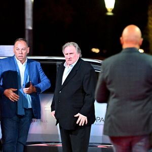 Gérard Depardieu lors de la soirée de clôture de la 3eme édition du Festival Cinéroman à Nice, le 24 octobre 2021. C'est avec la remise des prix et la projection en avant première du film Goliath, réalisé par F.Tellier, que Cinéroman s'est achevé avec en invité surprise, G.Depardieu. 
©Bruno Bebert / Bestimage