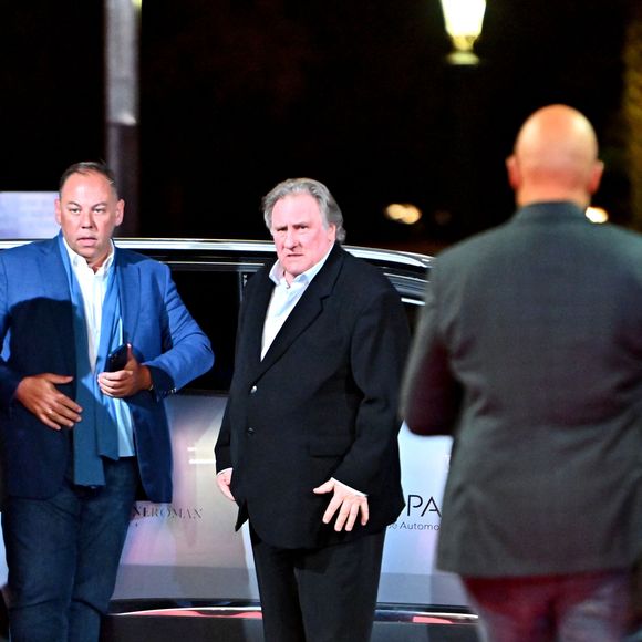 Gérard Depardieu lors de la soirée de clôture de la 3eme édition du Festival Cinéroman à Nice, le 24 octobre 2021. C'est avec la remise des prix et la projection en avant première du film Goliath, réalisé par F.Tellier, que Cinéroman s'est achevé avec en invité surprise, G.Depardieu. 
©Bruno Bebert / Bestimage