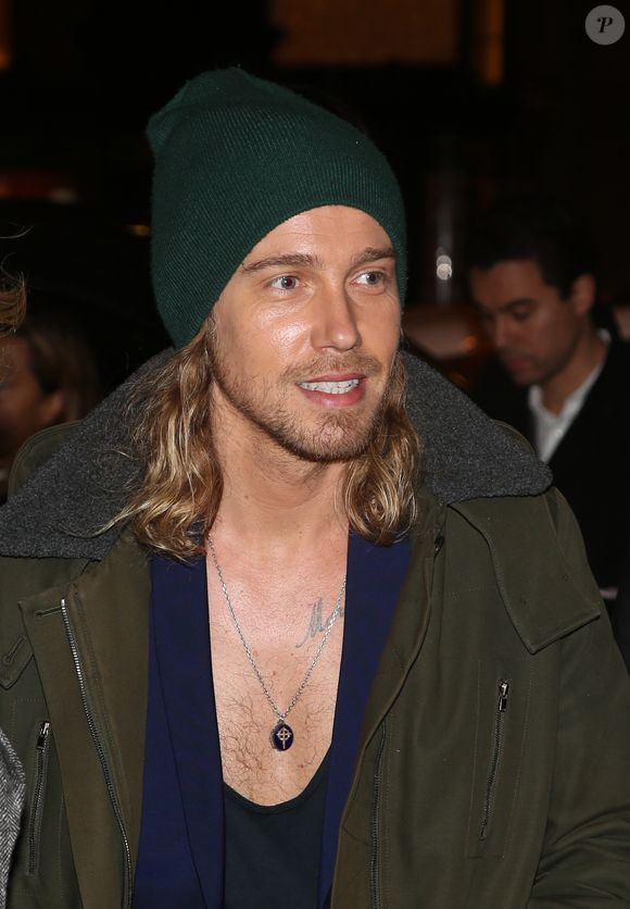 Julien Doré à l'arrivée de la 11ème cérémonie des Globes de Cristal au Lido à Paris, le 30 janvier 2017.

Photo : Agence / Bestimage