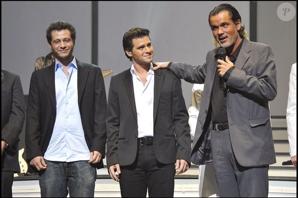 Jonathan et Julien Dassin lors de la générale de la comédie musicale "Il était une fois... Joe Dassin" au Grand Rex à Paris, le 7 octobre 2010. (COADIC GUIREC / BESTIMAGE).