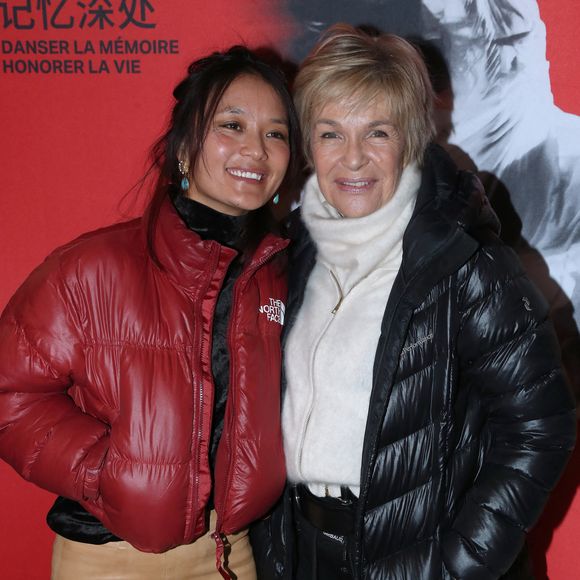 Véronique Jannot et sa fille Migmar Jannot - Première du Ballet chinois " Deep in Memory " à l'Opéra Comique, Paris le 21 Novembre 2025.

© Bertrand Rindoff / Bestimage