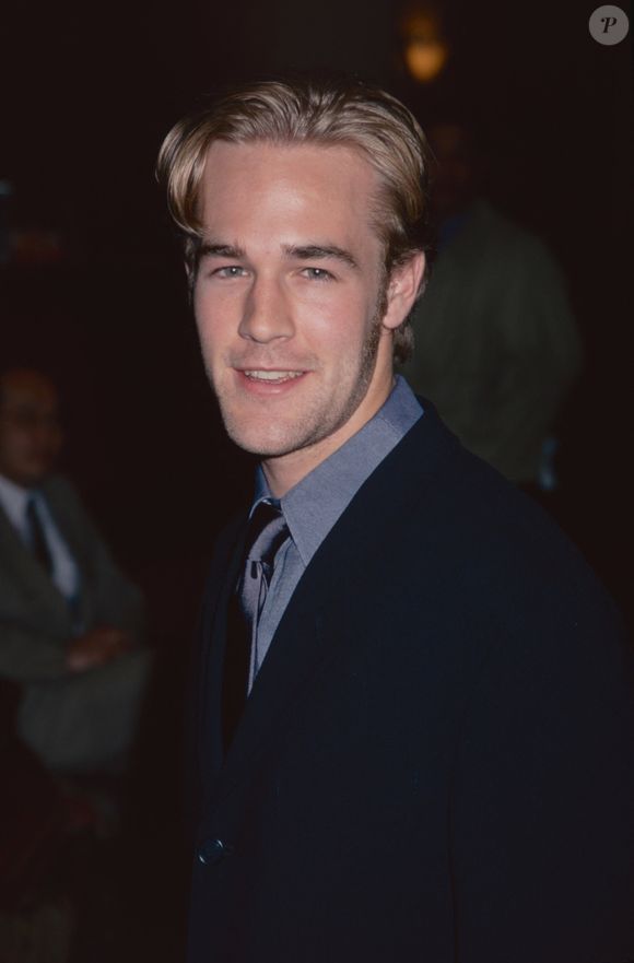 Nashville, TN FILE PHOTOS James Van Der Beek, la star de la série pour adolescents des années 1990 "Dawson's Creek", est décédé mercredi à l'âge de 48 ans après une bataille contre le cancer, a annoncé sa femme sur les médias sociaux.

Photo : Backgrid USA / Bestimage