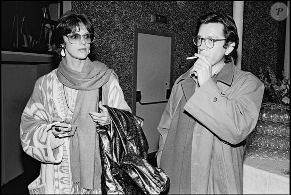 Las... L'actrice finissait par quitter Bernard Giraudeau après plus de quinze ans de vie commune et deux enfants. 

Archive - Bernard Giraudeau et Anny Duperey au Prix Jean Vigo en 1987 © Agence Bestimage