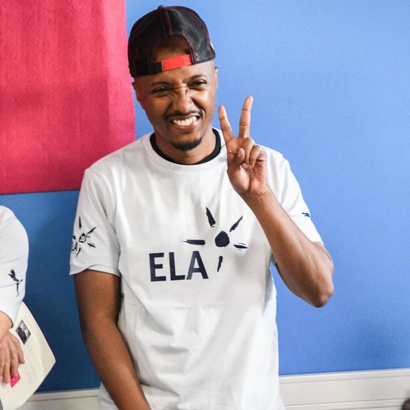 Dans le podcast "Censuré", il a confié : "Je n'y arrive pas, je ne suis pas à l'aise quand j'allais là-bas"

Le chanteur Soprano lors de la lecture de la dictée ELA aux élèves de la 6ème F du collège Henri Barnier, à Marseille, le 18 octobre 2022.

Photo : Agence / Bestimage