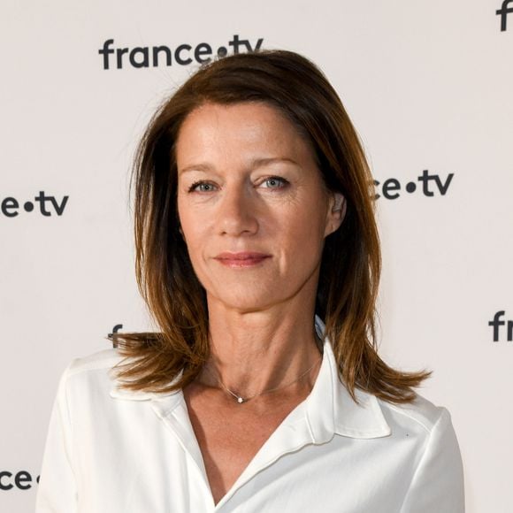 Carole Gaessler au photocall de la conférence de presse de France 2 au théâtre Marigny à Paris le 18 juin 2019
© Coadic Guirec / Bestimage