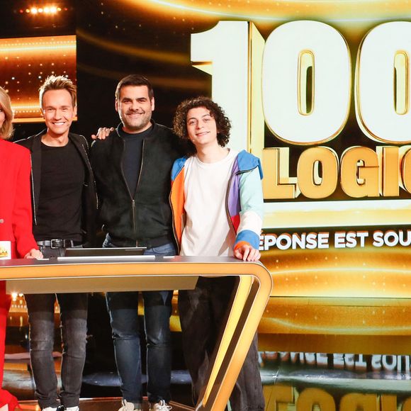 Exclusif  - Sylvie Tellier, Cyril Féraud, Matthieu Lartot, Roman Doduik - Enregistrement de l'émission "100% logique" présentée par C. Feraud et qui sera diffusée le 5 avril 2024 au Studio du Lendit à Saint-Denis, France, le 20 décembre 2024. © Christophe Clovis / Bestimage