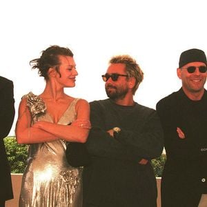 Chris Tucker, Milla Jovovich, Luc Besson et Bruce Willis en 1997 à Cannes pour lap présentation du Cinquième élément